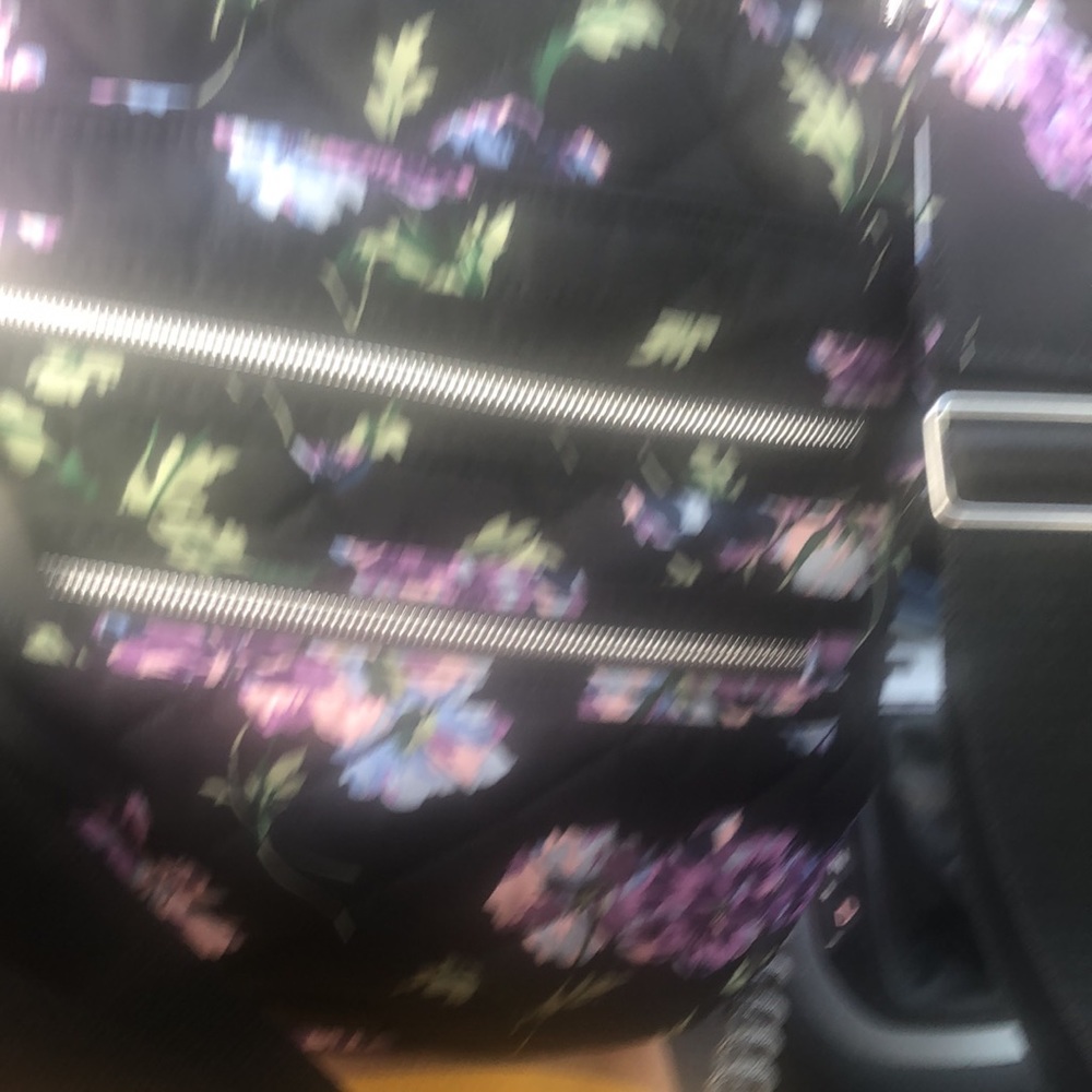 Brand new Vera Bradley tote - Picture 2 of 3